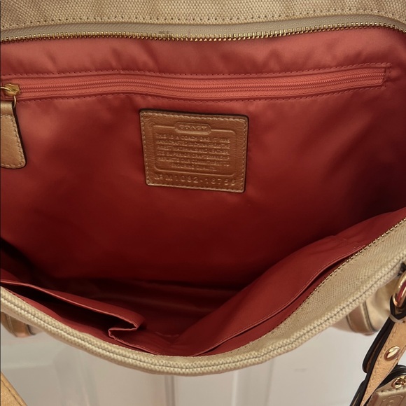 Coach Beige and Gold Shoulder Bag - Picture 3 of 8